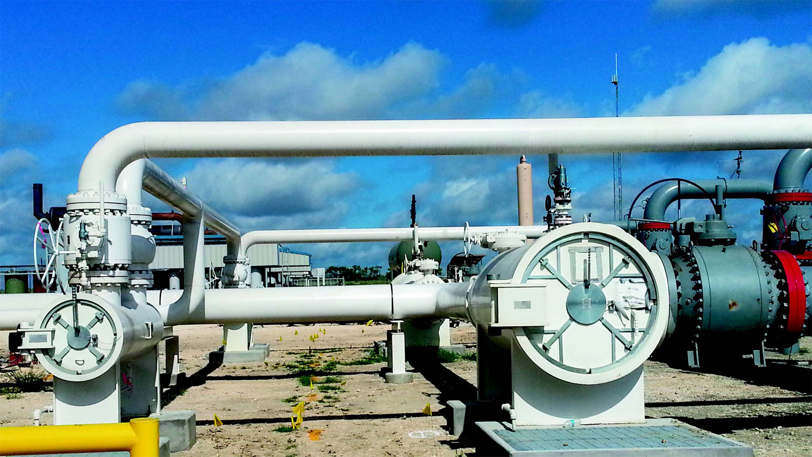 Shown here in an inlet gas application, the Duration Filtration System is a solids filtration system with no disposable elements.